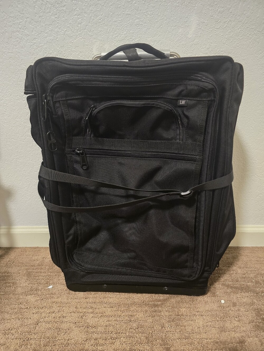 Luggage Works 22in Executive Suitcase Rolling Bag With Plastic Frame